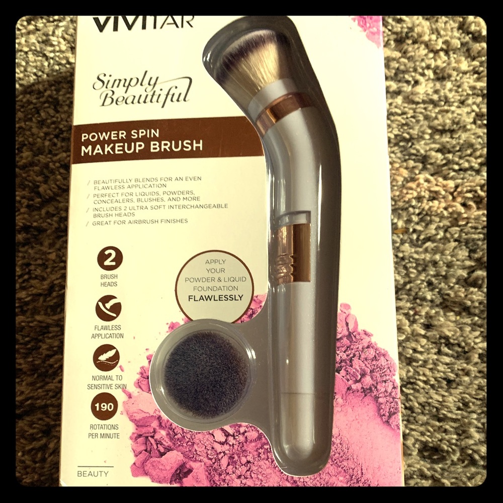 Vivitar Spin Makeup Application Brush.  NIB